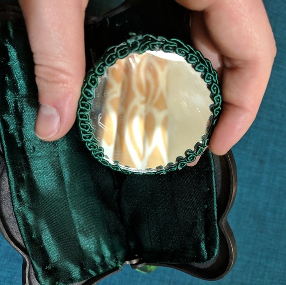 Vintage Green Satin Beaded Snap Closure Purse - Picture 5 of 5